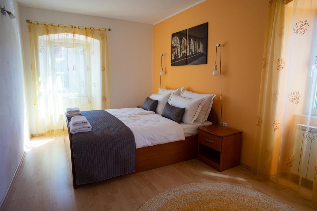 Olive Tree Apartments Umag Exterior photo